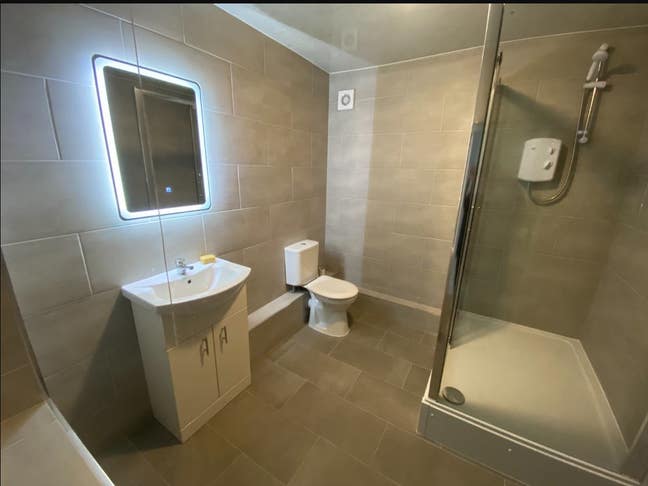 Clean Spacious Ready To Let Main Photo