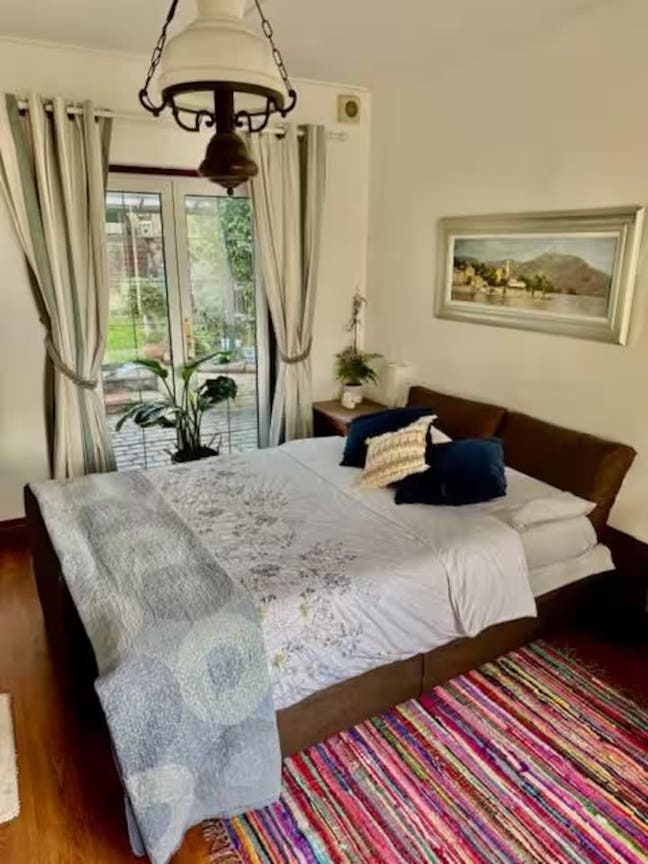 Spacious Double Room - In a Warm Family Home Main Photo