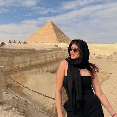 Professional Female seeks a double room Main Photo