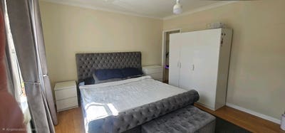 Large King Room| Ideal for Couple | Clean & Quiet Main Photo