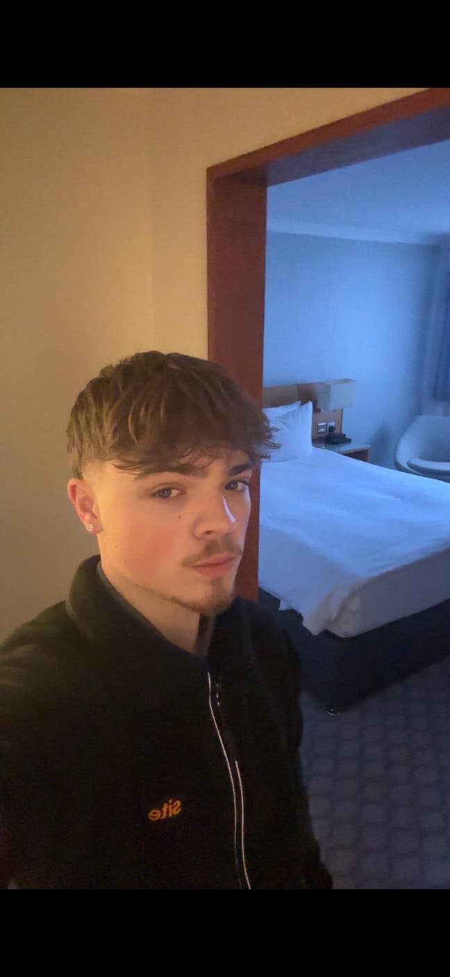 Looking for a room or a roomie  Main Photo