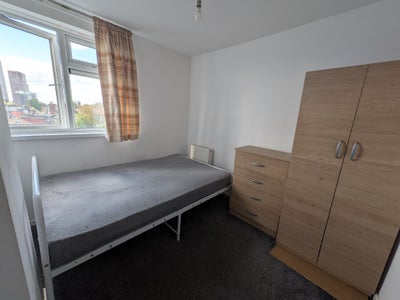 Furnished Bedroom near Station-All Bills Included Main Photo