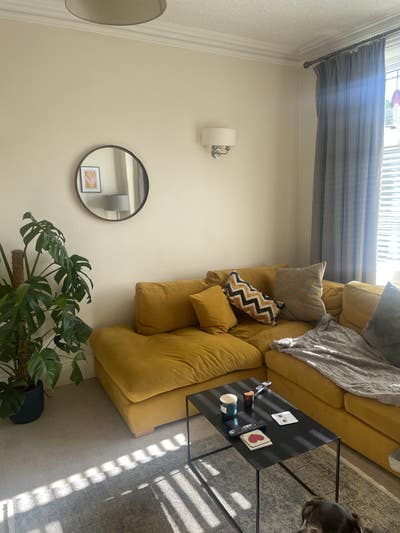 Characterful village home with all amenities Main Photo