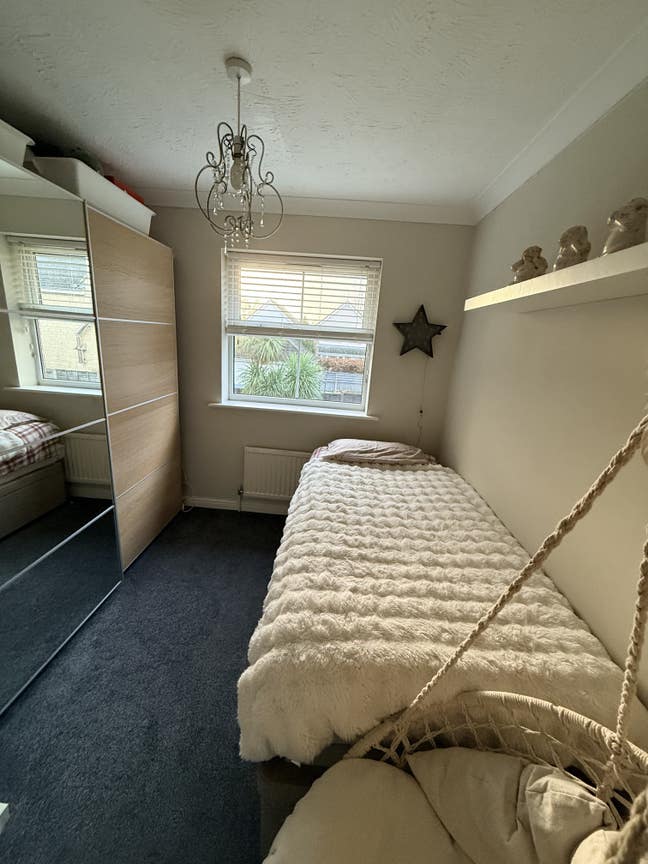 Single Room for rent Main Photo