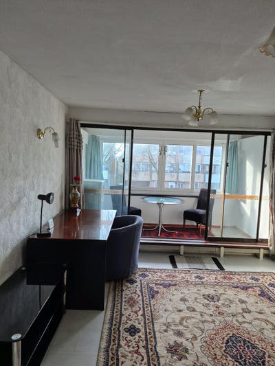 Triple size room to let by the city centre MK. Main Photo