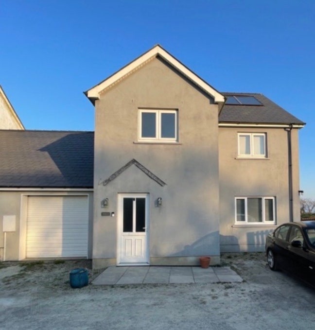 Room in Tanygroes, Ceredigion  Main Photo