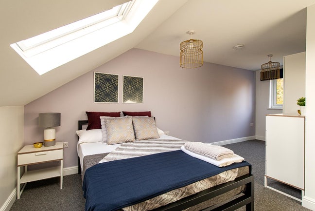 Pent house en-suite 🙂 No deposit ! Main Photo