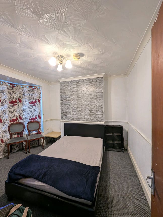 Room To rent  Main Photo