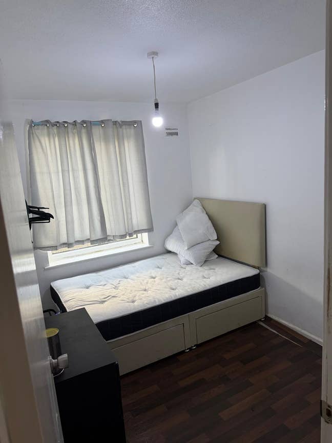 Double Bedroom to let between Rusholme Fallowfield Main Photo