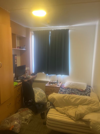 Room to Rent Out Only for Middlesex Students  Main Photo