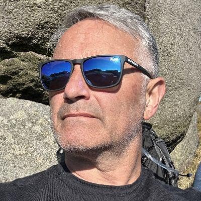 Professional looking for accommodation  Main Photo