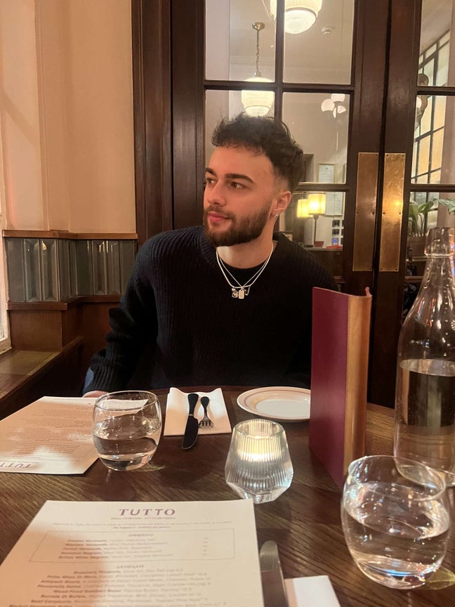 Hi, I’m a professional worker who has gradu... Main Photo