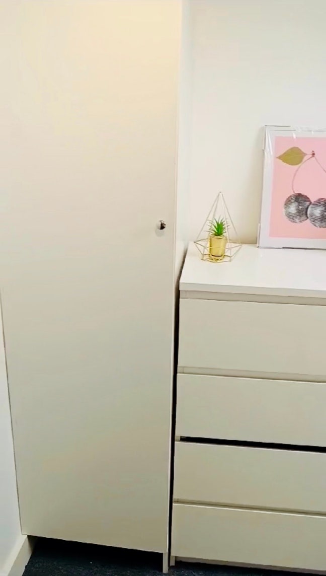 Double+Desk.2 mins 2 Tube. Bills Inc Main Photo