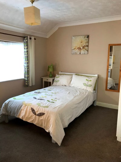 Cosy, furnished Double room.  Main Photo