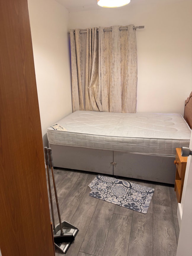 1 double bedroom for short term let Main Photo