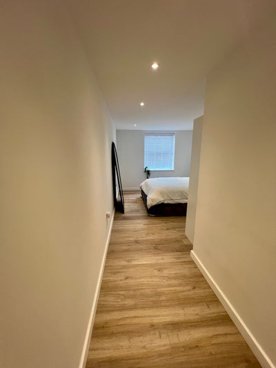  Large En Suite in New Build Apartment Main Photo