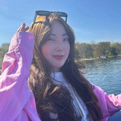 Professional Female seeks a double room Main Photo