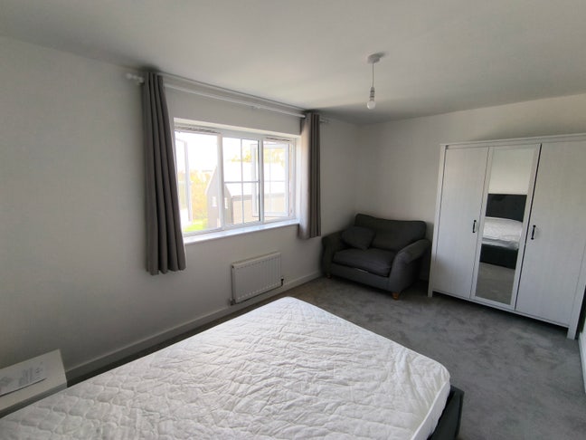 Spacious Double Room in Modern New-Build Main Photo