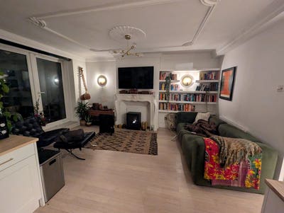 Room in beautiful flat with sauna and garden Main Photo