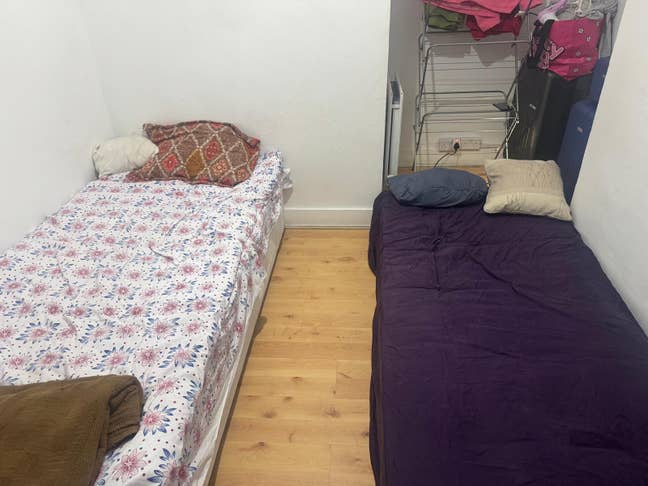 I room 2 bed Main Photo