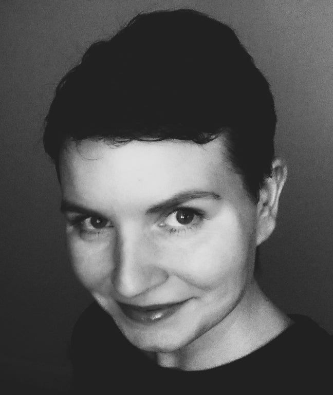 Professional female seeking a single room Main Photo