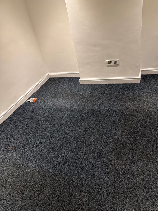 Nice , spacious and  unfurnished  room for rent  Main Photo