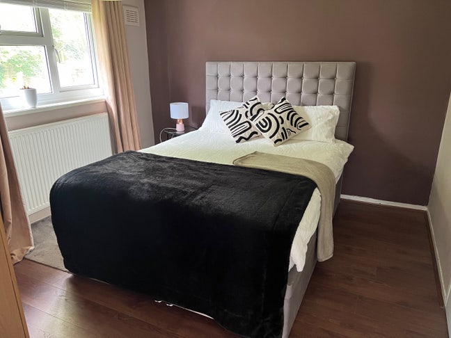 Kingsize Room  + Free Parking Near Manchester Main Photo