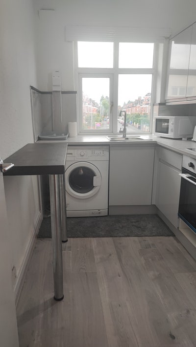 Room for rent  Main Photo