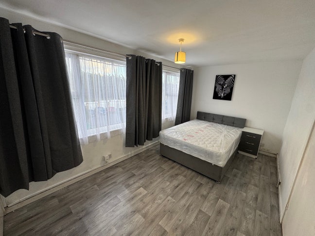 3 Bedrooms flat  Main Photo