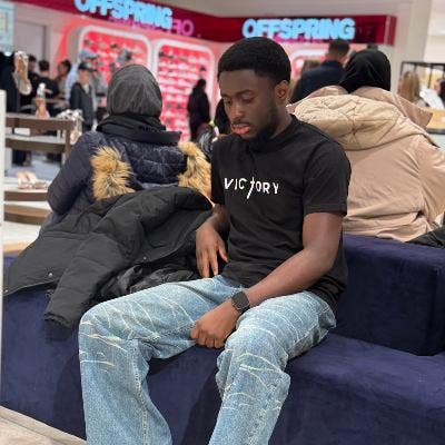 Professional Male seeks a double room Main Photo