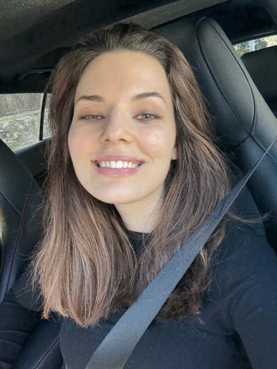 Professional Female seeks a single or double room Main Photo