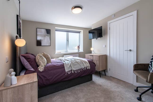 Beautifully refurbished Double Ensuites  Main Photo