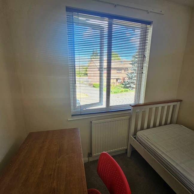 Bright Single Room in Botley Main Photo