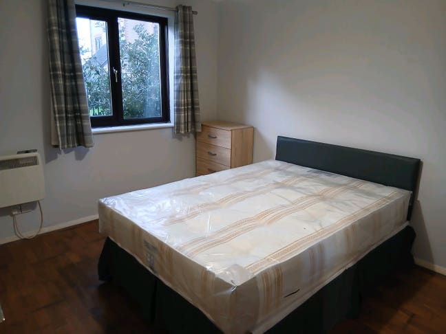 Spacious Room next to Maryland Station Main Photo