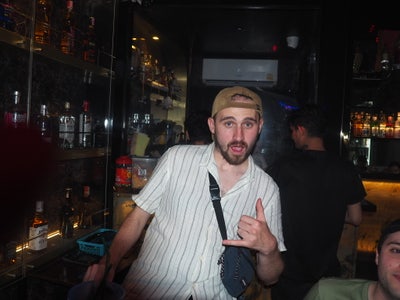 Looking to buddy up / house share central or south Main Photo