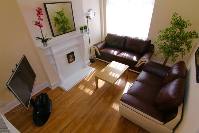 Bright & Spacious Room Available - Bills Inc Main Photo