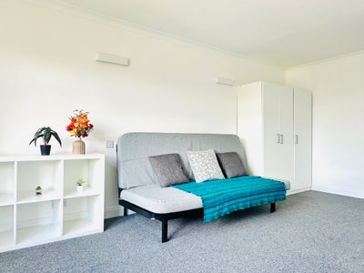 3 bedroom flat close to Napier Campus Main Photo