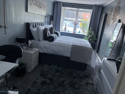 Large Room In Calvert Green &pound;700 Pcm NO DEPOSIT  Main Photo