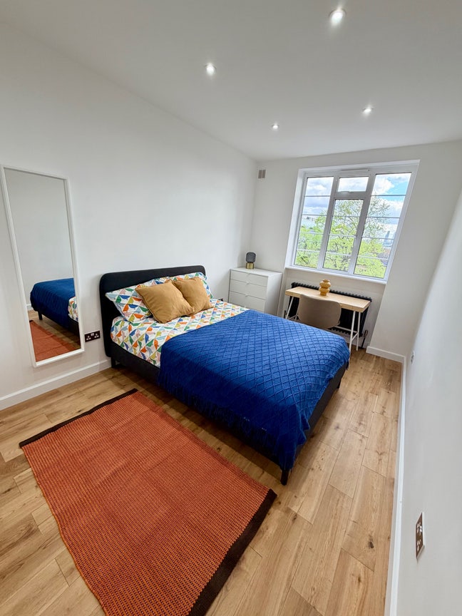 Now-1St One to Move in-New Refurbed-2 Bed-1M Angel Main Photo