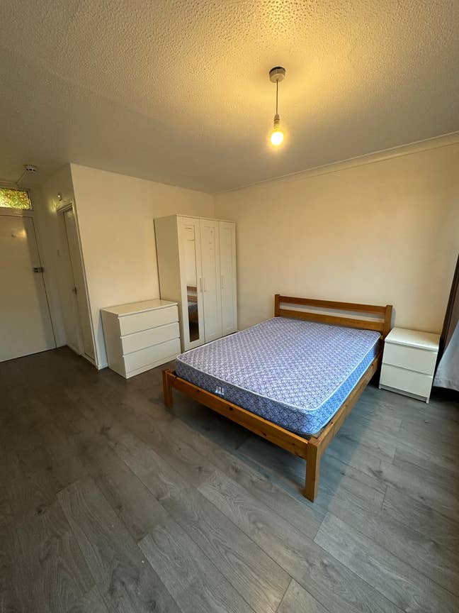 Large double ensuite room  Main Photo