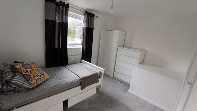 Furnished Double Room Available – Whitchurch (6 Mo Main Photo