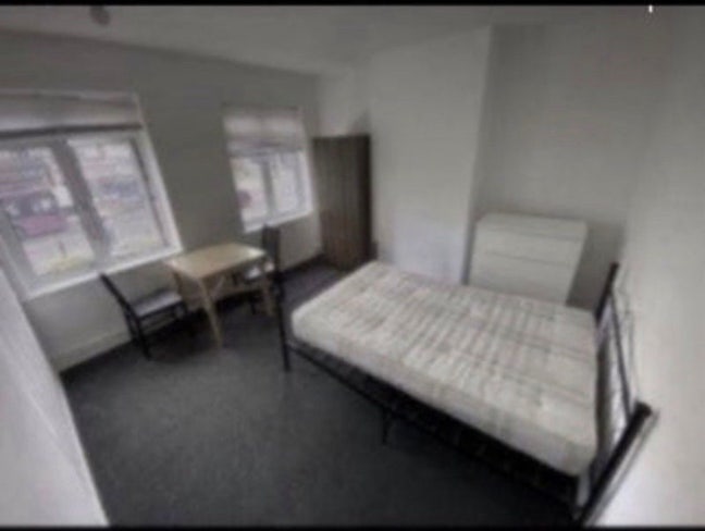 2 Double Rooms Available In Harringey N8 Main Photo