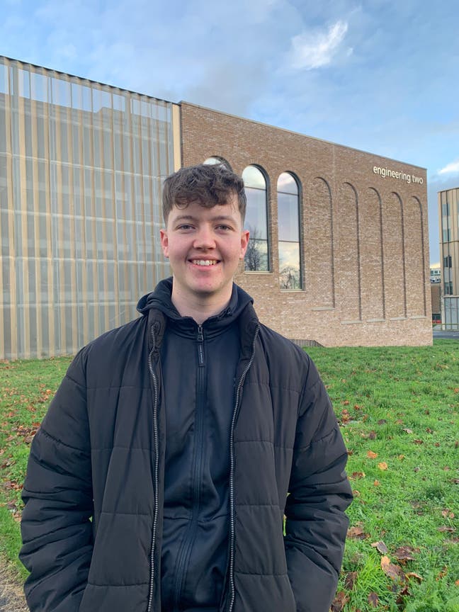 22 y/o grad looking for housemates in Nottingham Main Photo