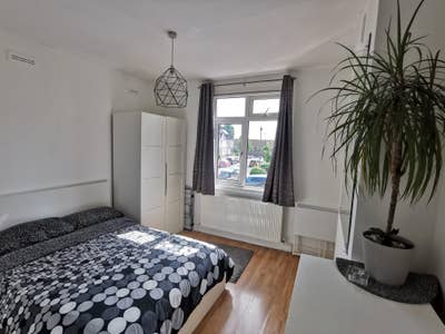 Cozy room to rent Main Photo