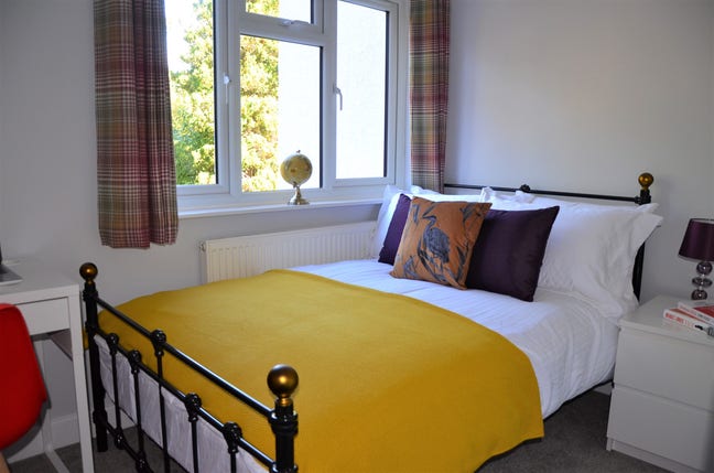 Fabulous House Share for Young Professionals Main Photo