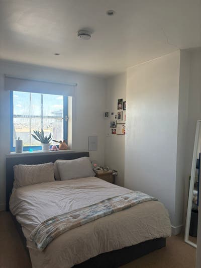 Double Ensuite Room in E16 Main Photo