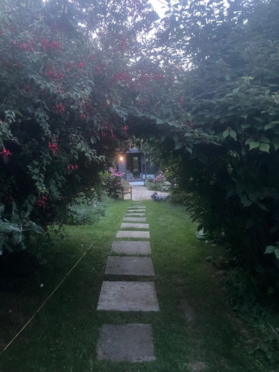 Beautiful Large Room  Main Photo