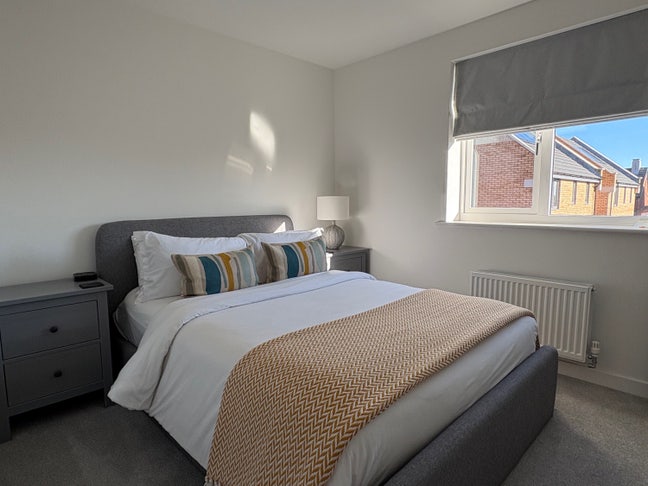 Double Bedroom  Main Photo