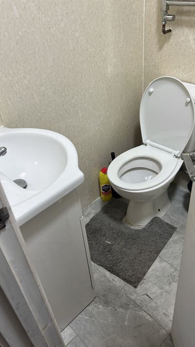 Studio Room to rent for short-term Main Photo