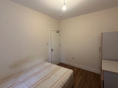 4 x Single Room to Let Main Photo